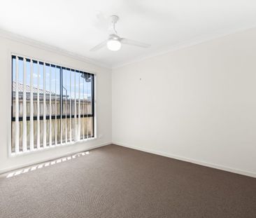 11 Dory Drive, Point Vernon, Qld 4655 - Photo 3