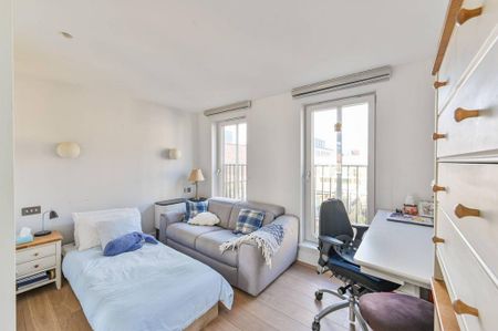 3 bedroom flat to rent - Photo 5