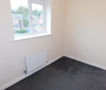 3 bedroom Semi-detached house to let - Photo 2