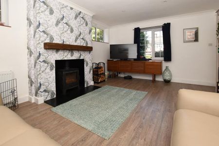 5 bedroom detached house to rent - Photo 2