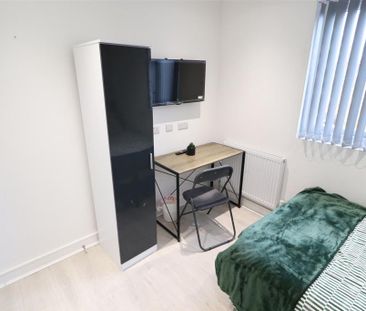 1 bedroom in a house share to rent - Photo 1