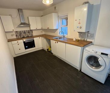 3 bedroom terraced house to rent - Photo 2