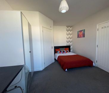 1 bedroom in a house share to rent - Photo 4