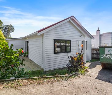 Fully Renovated Home - Photo 2