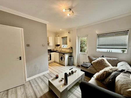 Alhambra Road, Southsea - Photo 2