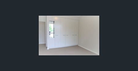 Large Modern one Bedroom Apartment Plus Study Room - Photo 2