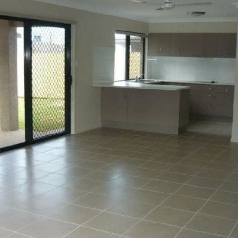 1A Zoe Court, Mount Louisa - Photo 1
