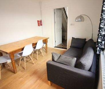 Tewkesbury Place, Cathays - Photo 1