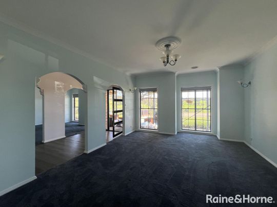 Elevated Family Home With Panoramic Views - Photo 1