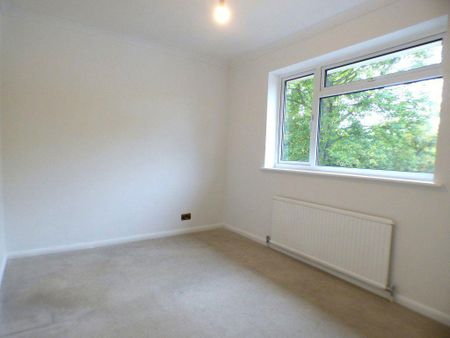 5 bedroom detached house to rent - Photo 2