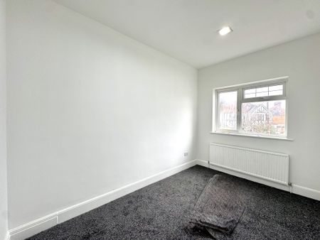 Alleyn Park, Greater London, UB2 - Photo 3