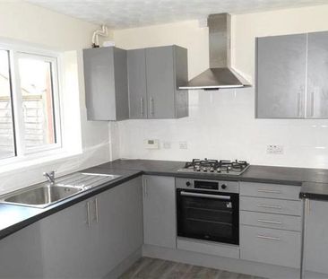 2 bedroom terraced house to rent - Photo 4