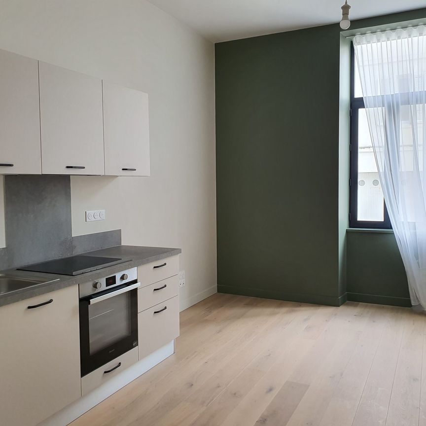 Location Appartement 2 pièces 49m² LA ROCHELLE 17000 - Photo 1