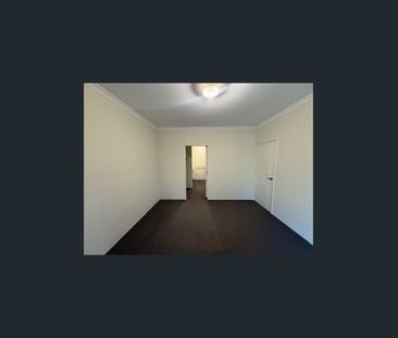 8 York street, Hammond Park, WA 6164 - Photo 5