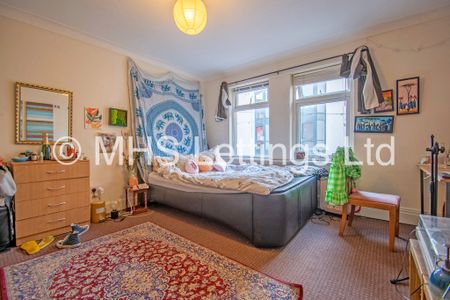 7 Bedroom Semi-Detached House for rent in St. Michaels Lane - Photo 3