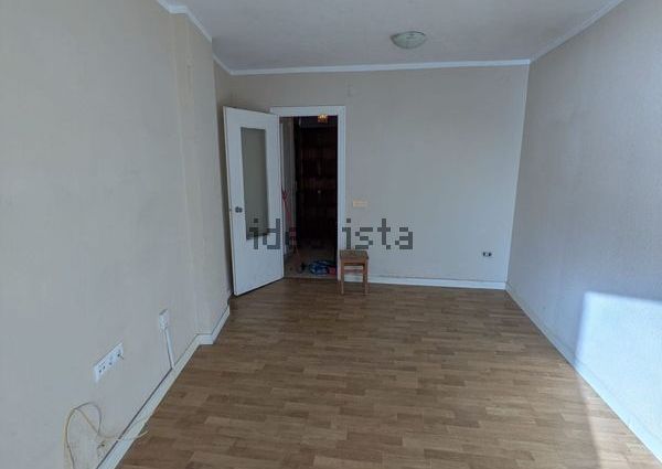 Alquiler de piso en Avenida Periodista Beatriz Cienfuegos, 4