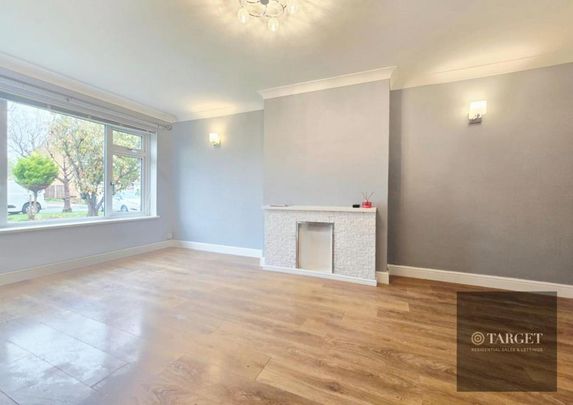 3 bedroom end of terrace house to rent - Photo 1