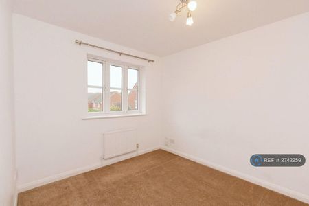 3 bedroom semi-detached house to rent - Photo 4