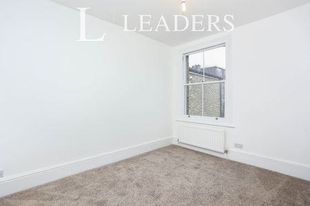 4 bedroom mid-terrace to rent Murillo Road, Lewisham, SE13 - Photo 2