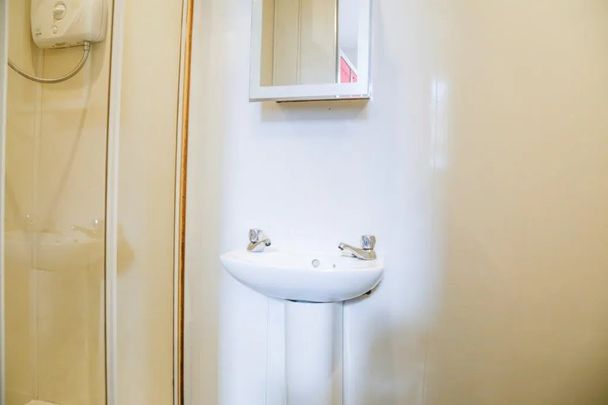 Royal Canal Terrace, Dublin - Photo 1