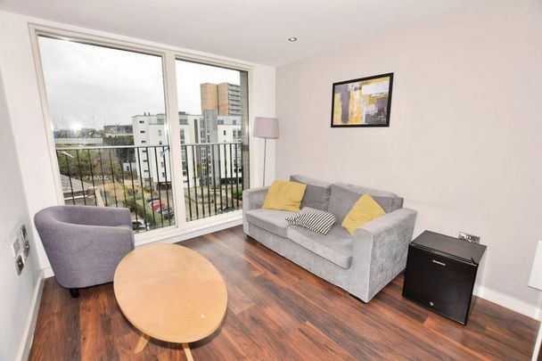 3 bedroom flat to rent - Photo 1