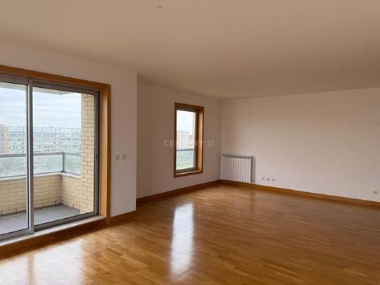 Apartamento T4 - Photo 1