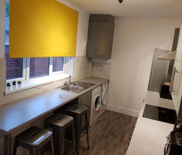4 bedroom terraced house to rent - Photo 4