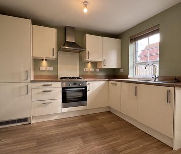 3 bedroom semi-detached house to rent - Photo 1