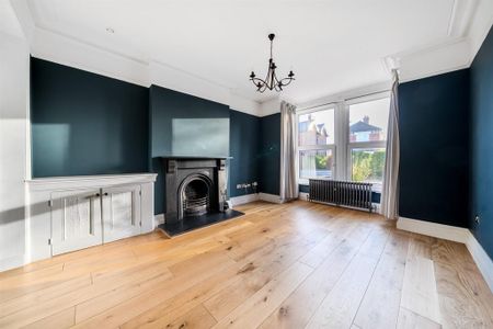 4 bedroom detached house to rent - Photo 3