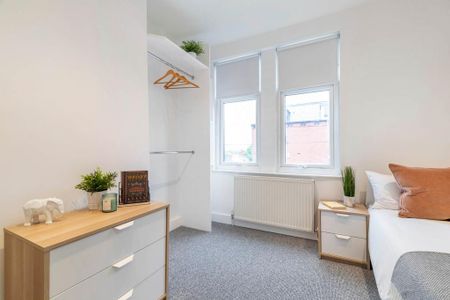 6 bedroom house to rent - Photo 2