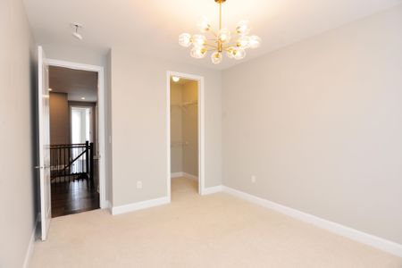 For Lease - 236 CHERRYHURST Road, Oakville, Ontario - Photo 3