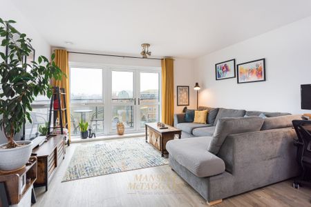 West Green Drive, Crawley, RH11 - Photo 5