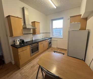 2 bedroom flat to rent - Photo 6