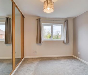 2 bedroom end of terrace house to rent - Photo 2