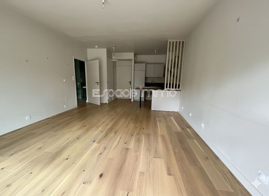 Location Appartement 2 pièces 49m² MONT ST AIGNAN 76130 - Photo 1