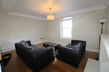 3 bedroom apartment to rent - Photo 2