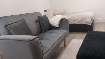 Studio to rent - Photo 5