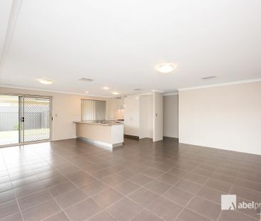 MODERN AND FLAWLESS! - Photo 1