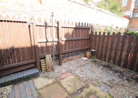 2 Bed Terraced House, Stanley Avenue, NG7 - Photo 5