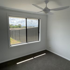 2/12 Rodgers Road, West Tamworth, NSW 2340 - Photo 2