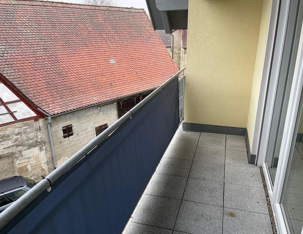 +++Großzügige 2-Zimmer-Dachgeschoss-Wohnung mit Balkon in zentrumsnaher Lage in Eckental-Eschenau+++ - Foto 1