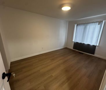 For Lease - 61 Shellamwood Trail Unit# Main, Toronto, Ontario - Photo 4