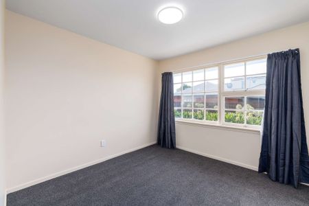 Newly Renovated 3-Bedroom Home - Prime Location Near Burwood Park & The Palms - Photo 4