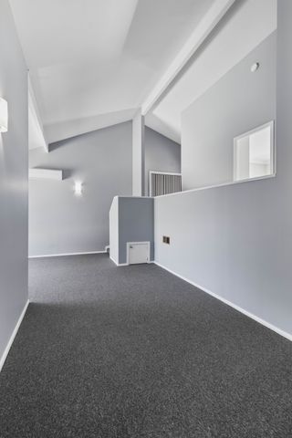 FRESHLY UPDATED SPACIOUS FAMILY HOME! - Photo 5