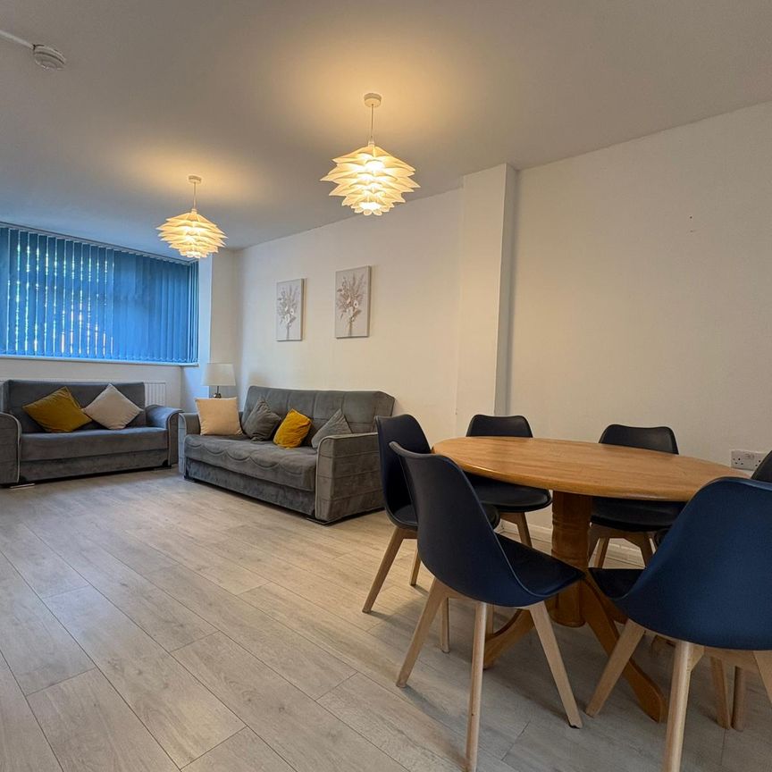 Colham Avenue, West Drayton, UB7 8EU - Photo 1