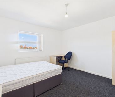 Room 10 - Photo 2