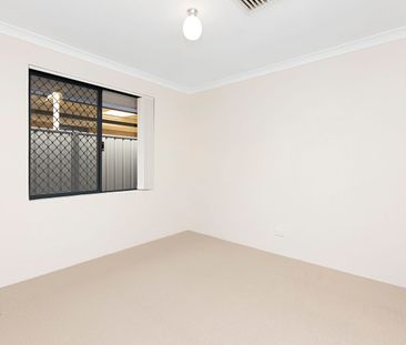 WELL-APPOINTED 4X2 HOME WITH ALFRESCO & BACKYARD IN BALDIVIS - Photo 1