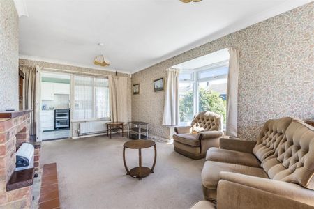 3 bedroom Bungalow To Let - Photo 5