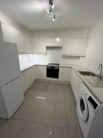 Prince Regents Lane, Plaistow E13, Property for rent - Photo 3