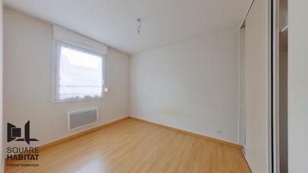 Location Appartement 4 pièces 81m² CHATELLERAULT 86100 - Photo 4